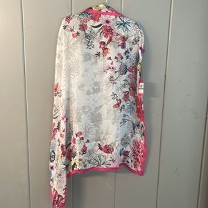 NWT Vince Camuto Silk Scarf Pink White Floral with birds 🐦‍⬛
